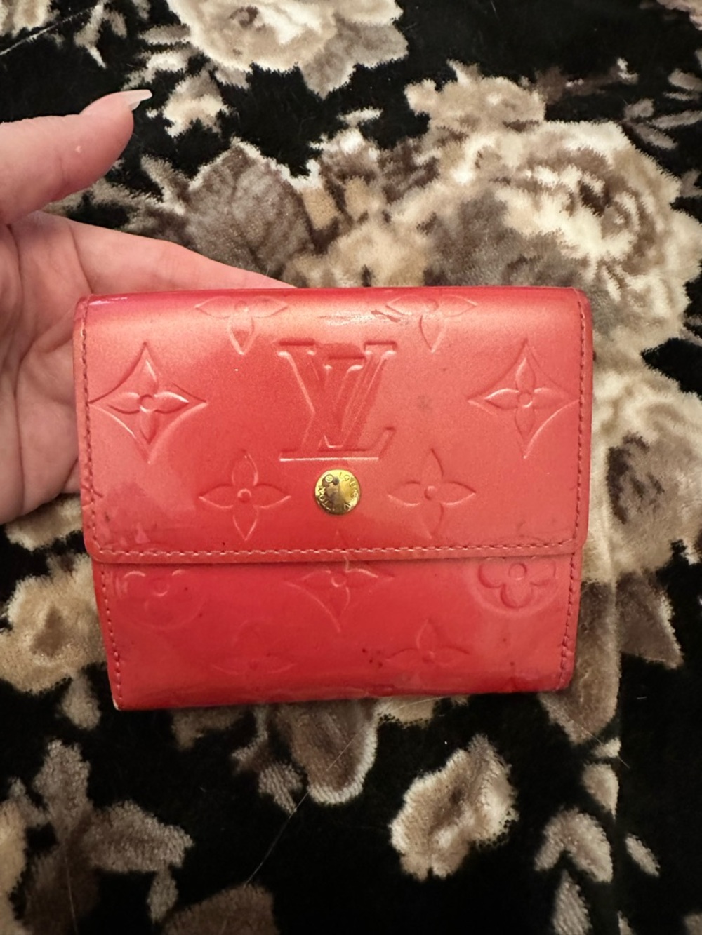 Louis Vuitton Glossy hot Pink Vernis Small Wallet - Picture 11 of 12